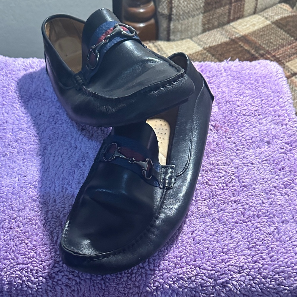 Massimo Matteo Black Leather Loafers with Red Accent - Picture 4 of 8